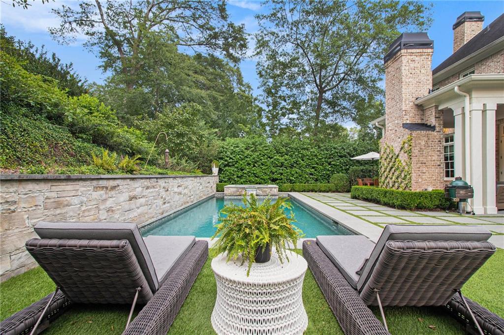 271 Hillside Drive NW