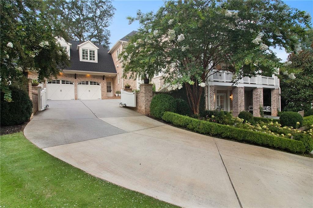 271 Hillside Drive NW