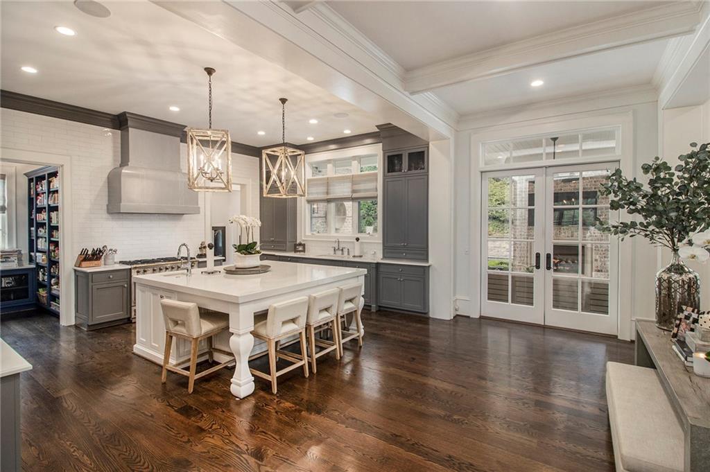 271 Hillside Drive NW