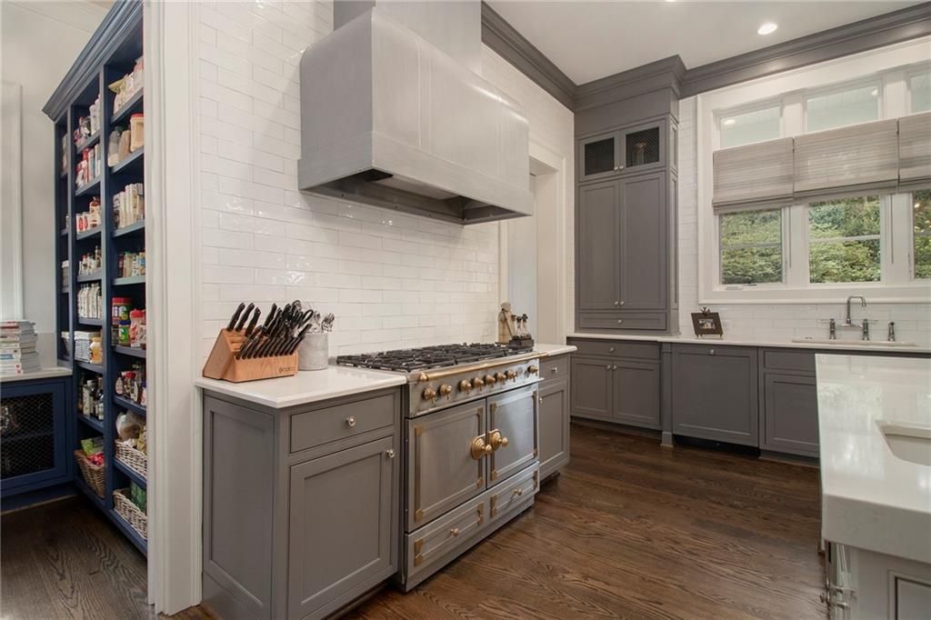 271 Hillside Drive NW