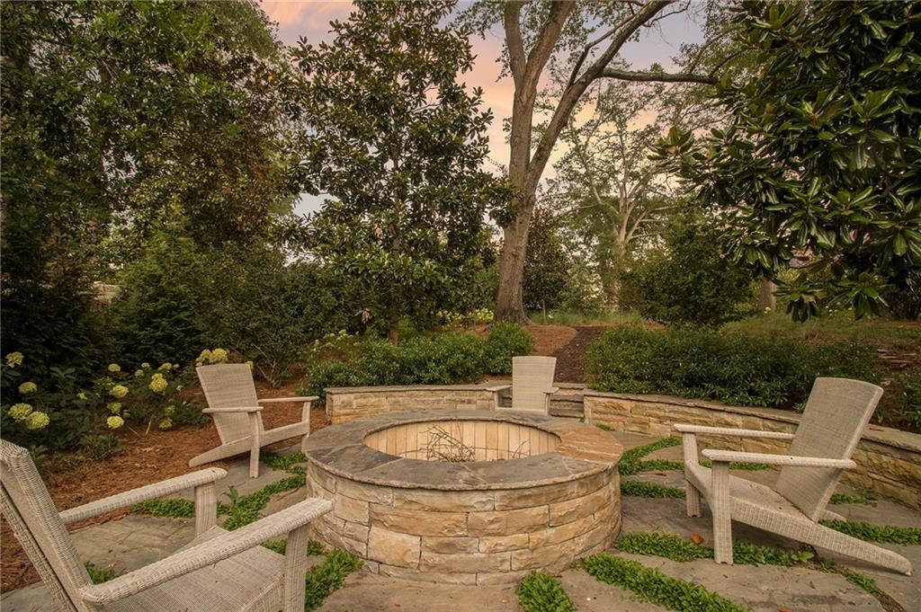 271 Hillside Drive NW