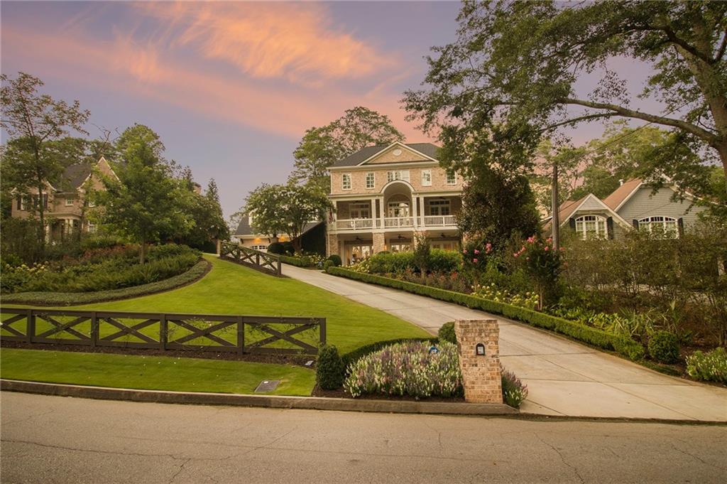 271 Hillside Drive NW