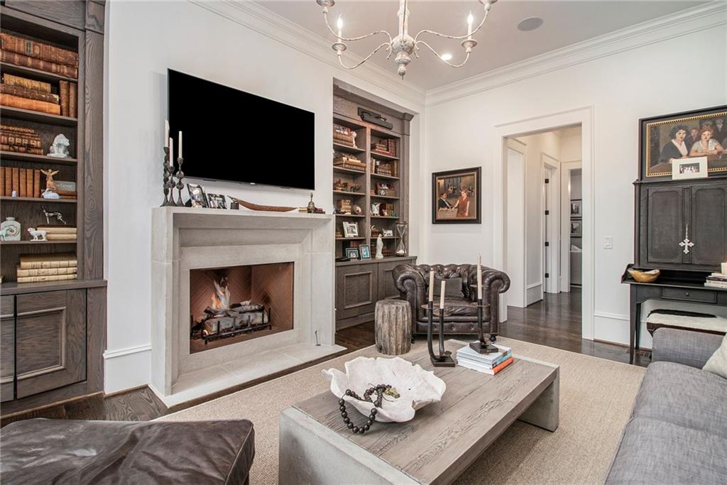 271 Hillside Drive NW