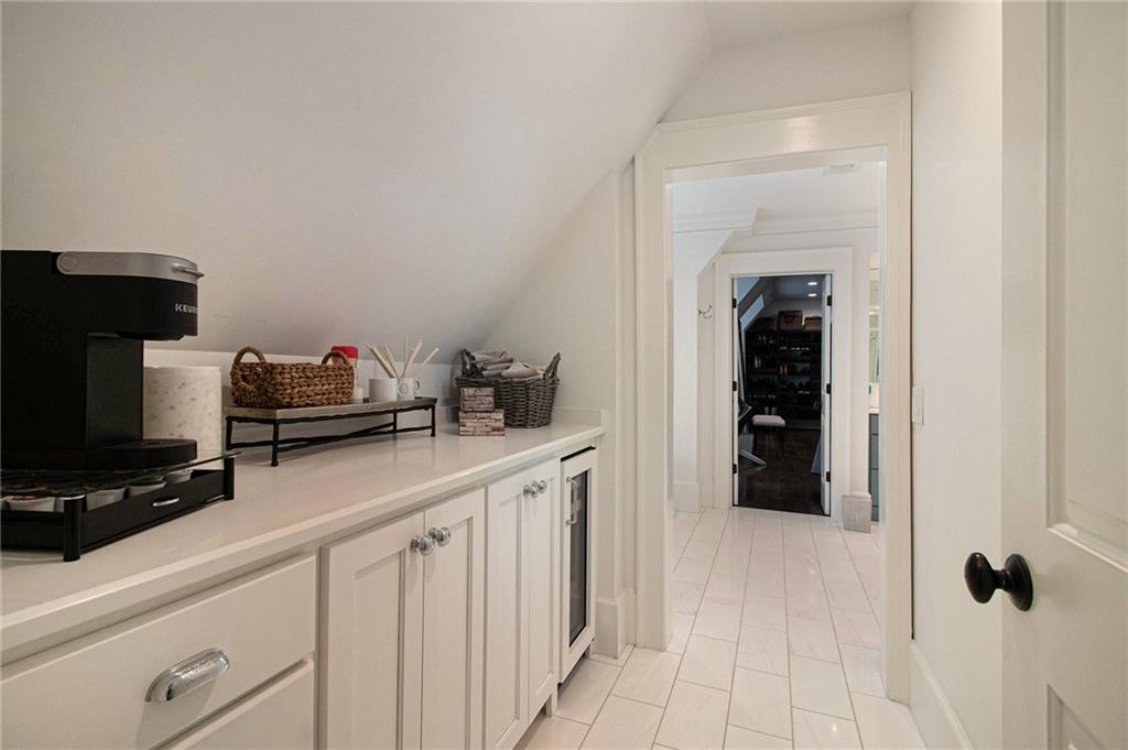 271 Hillside Drive NW