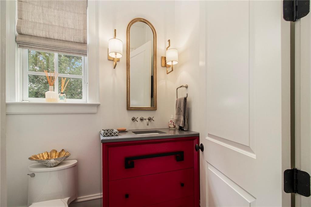 271 Hillside Drive NW