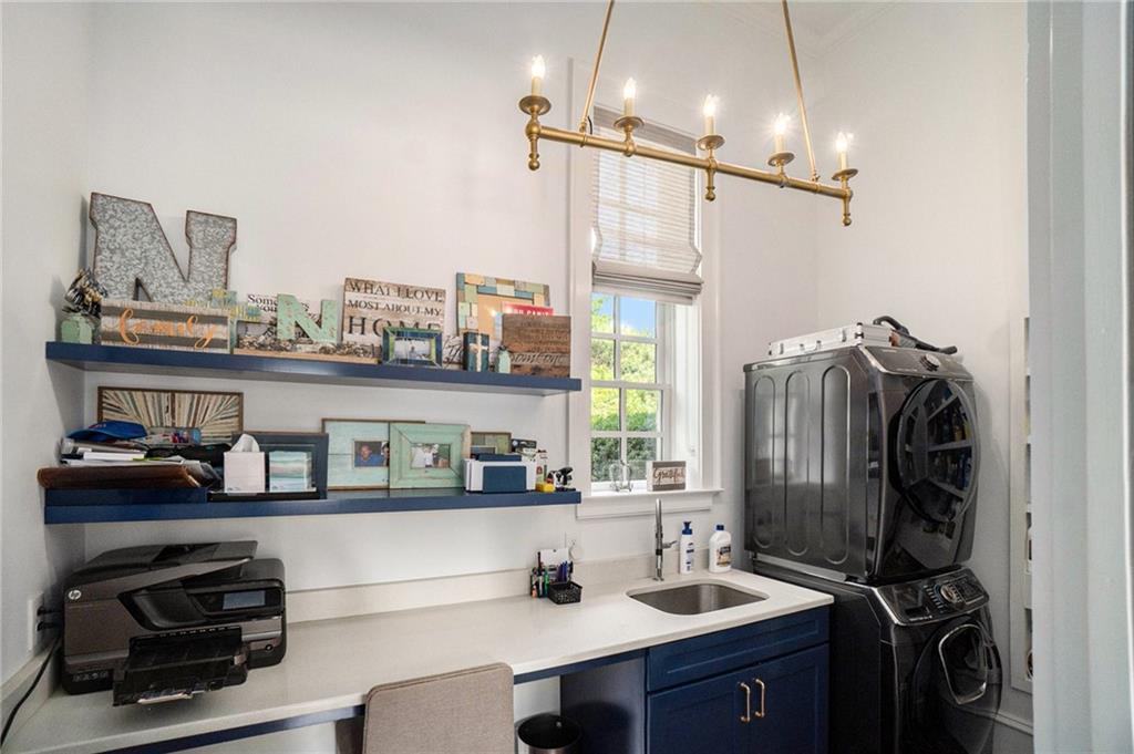 271 Hillside Drive NW