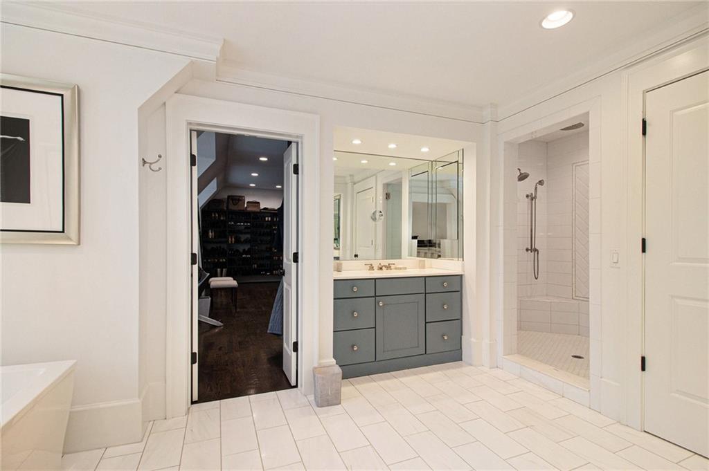 271 Hillside Drive NW