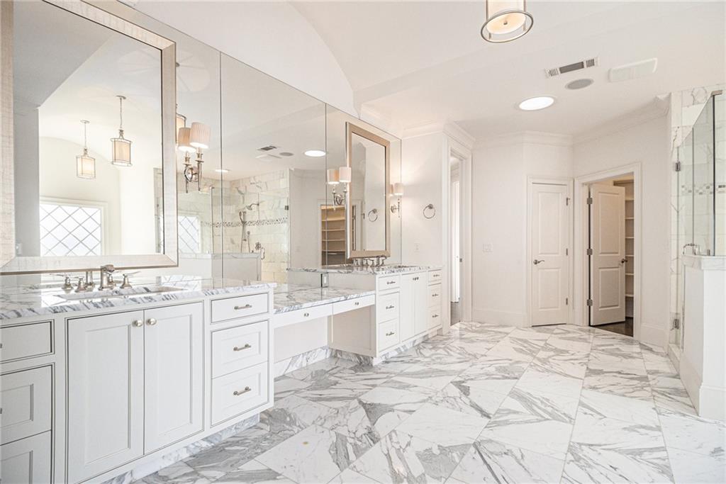 3862 Stratford Park Drive NE