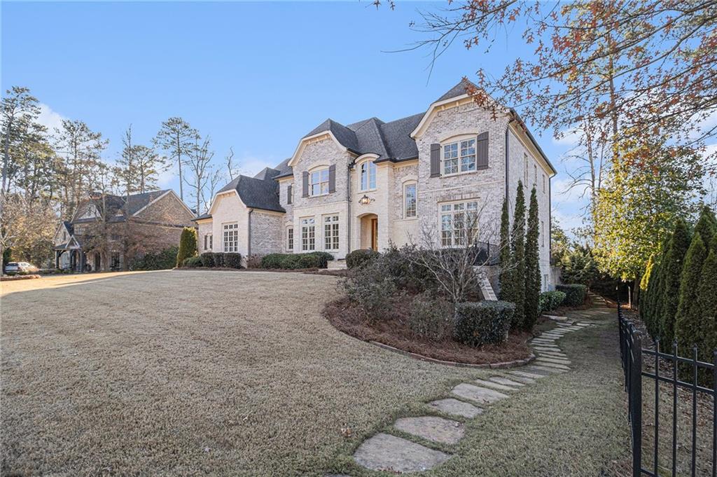 3862 Stratford Park Drive NE