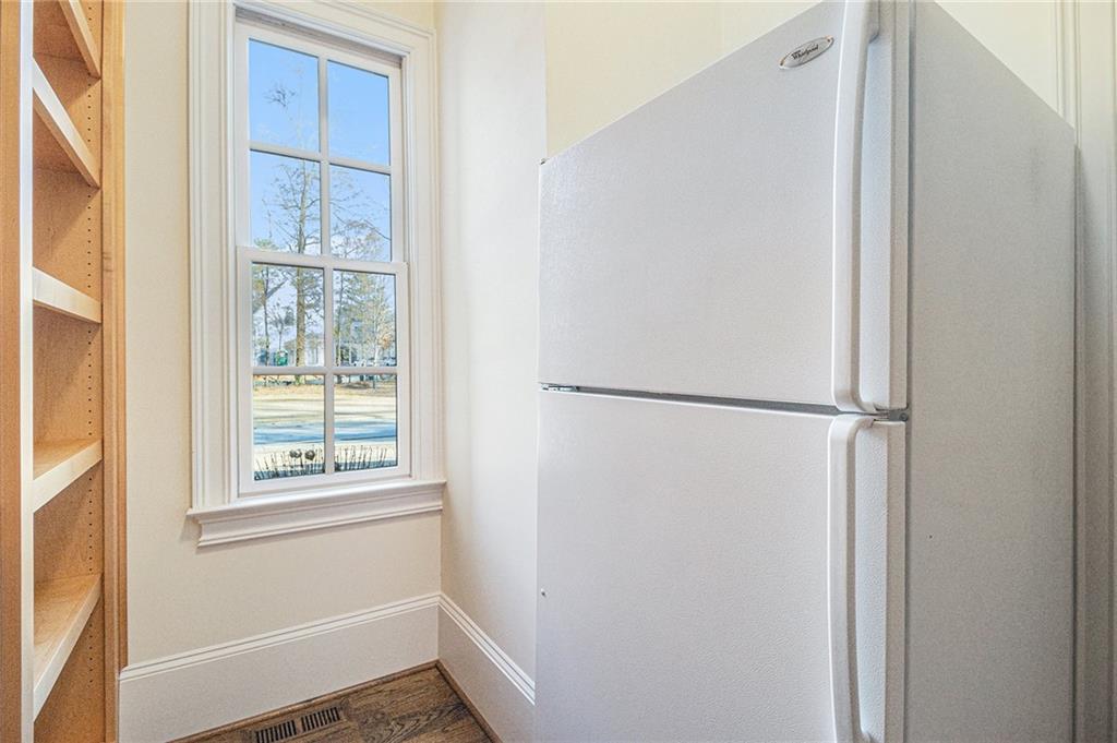 3862 Stratford Park Drive NE