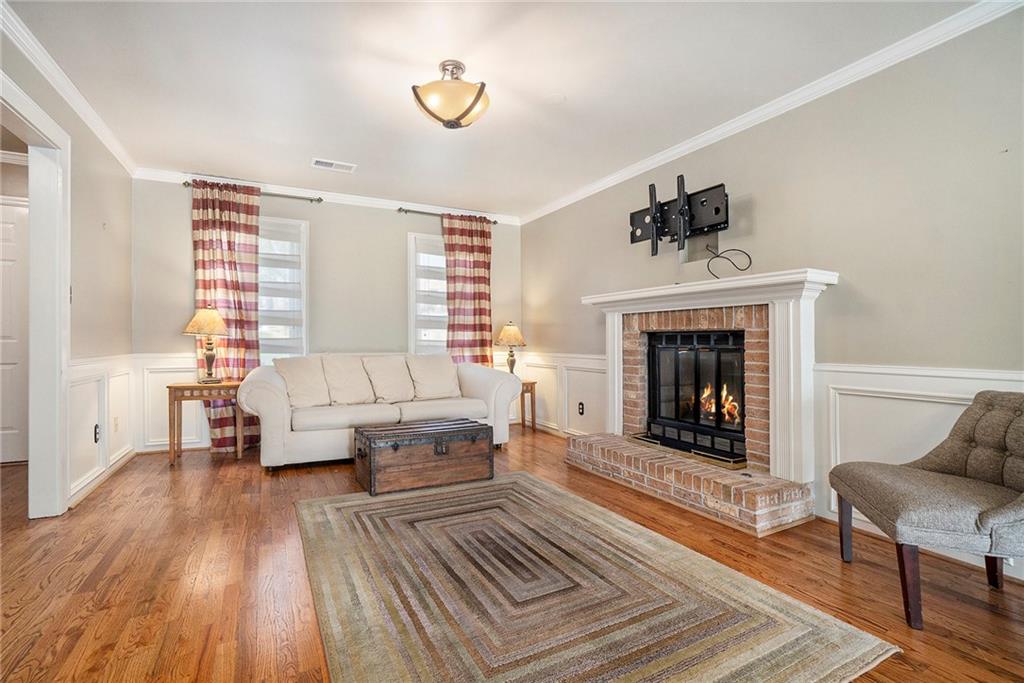 1796 Apple Boulevard