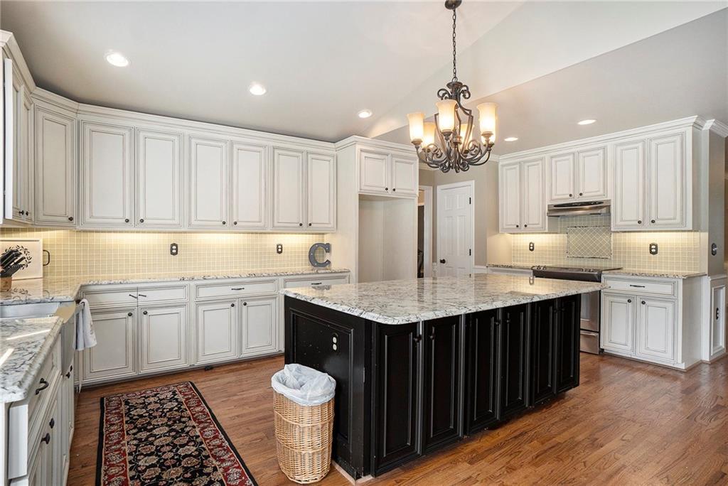 1796 Apple Boulevard