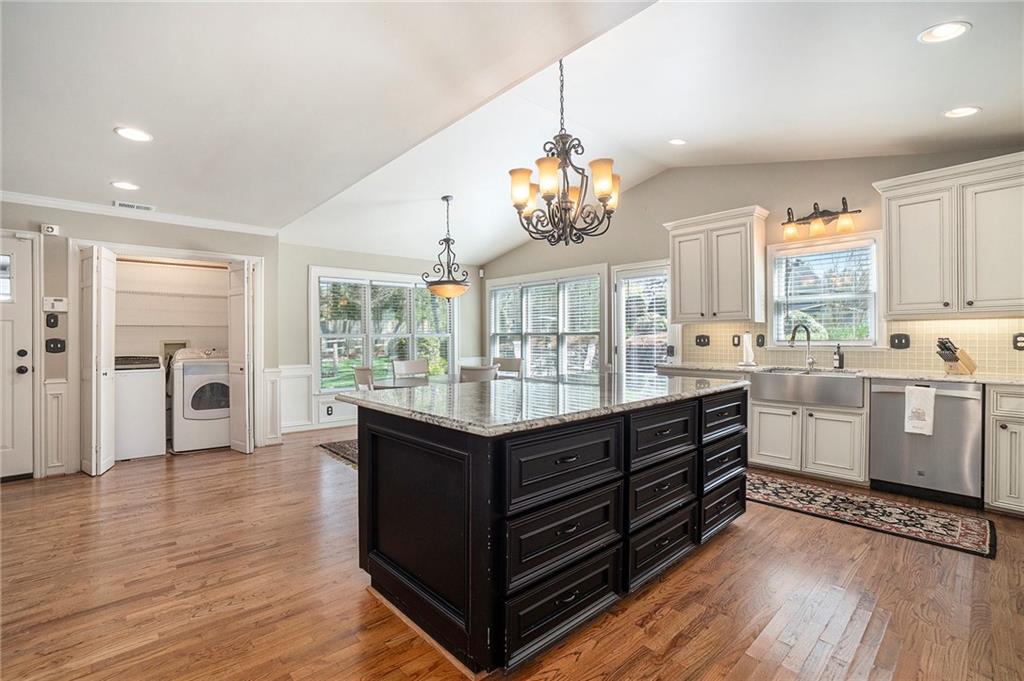 1796 Apple Boulevard