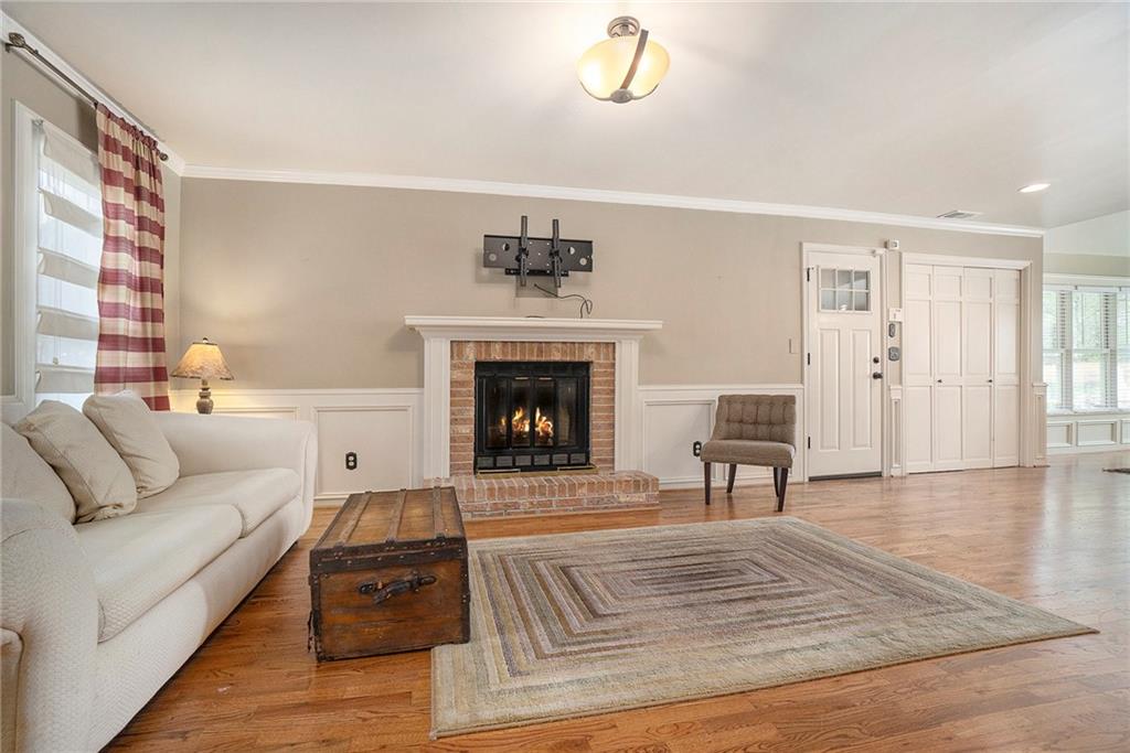 1796 Apple Boulevard