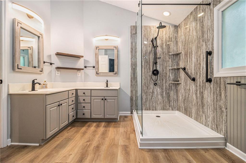 4272 Glenlake Drive NW