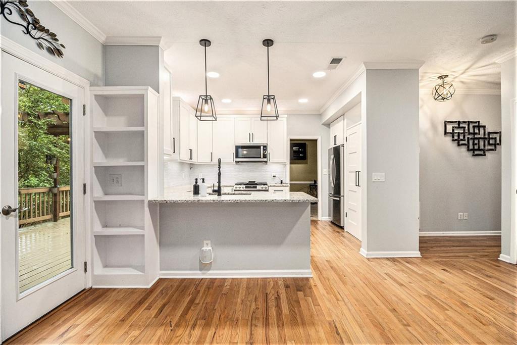 4272 Glenlake Drive NW