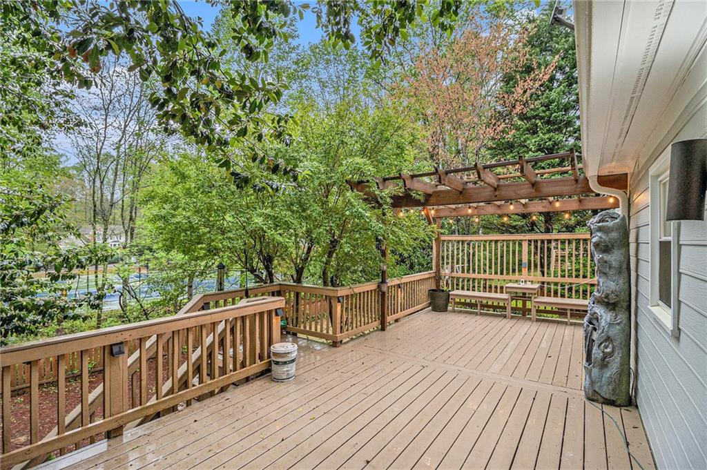 4272 Glenlake Drive NW