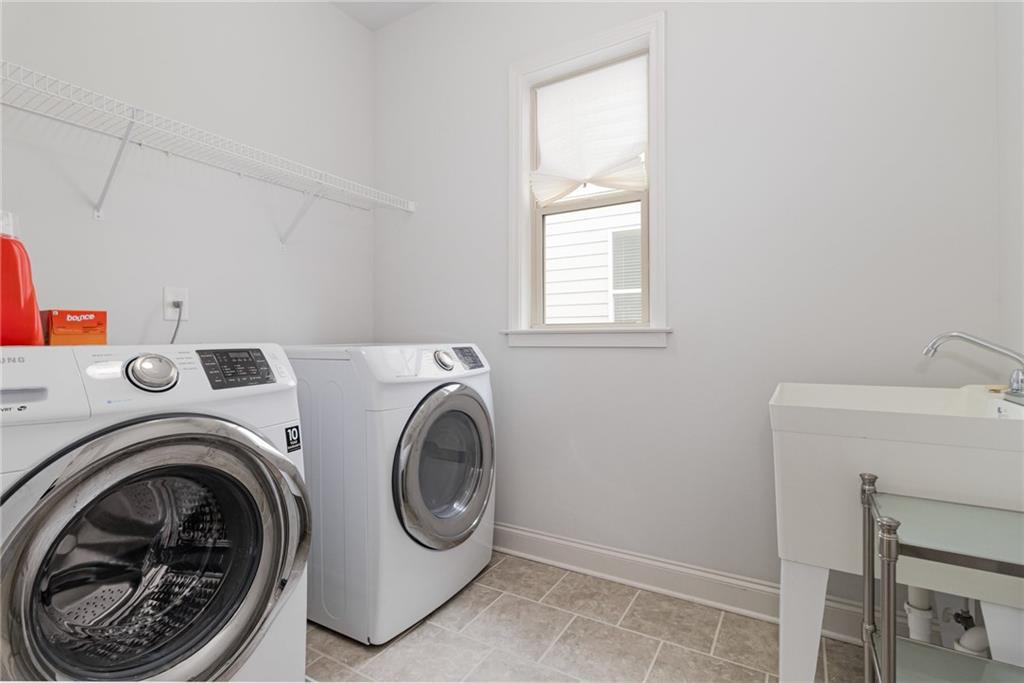 1065 Devine Circle NE