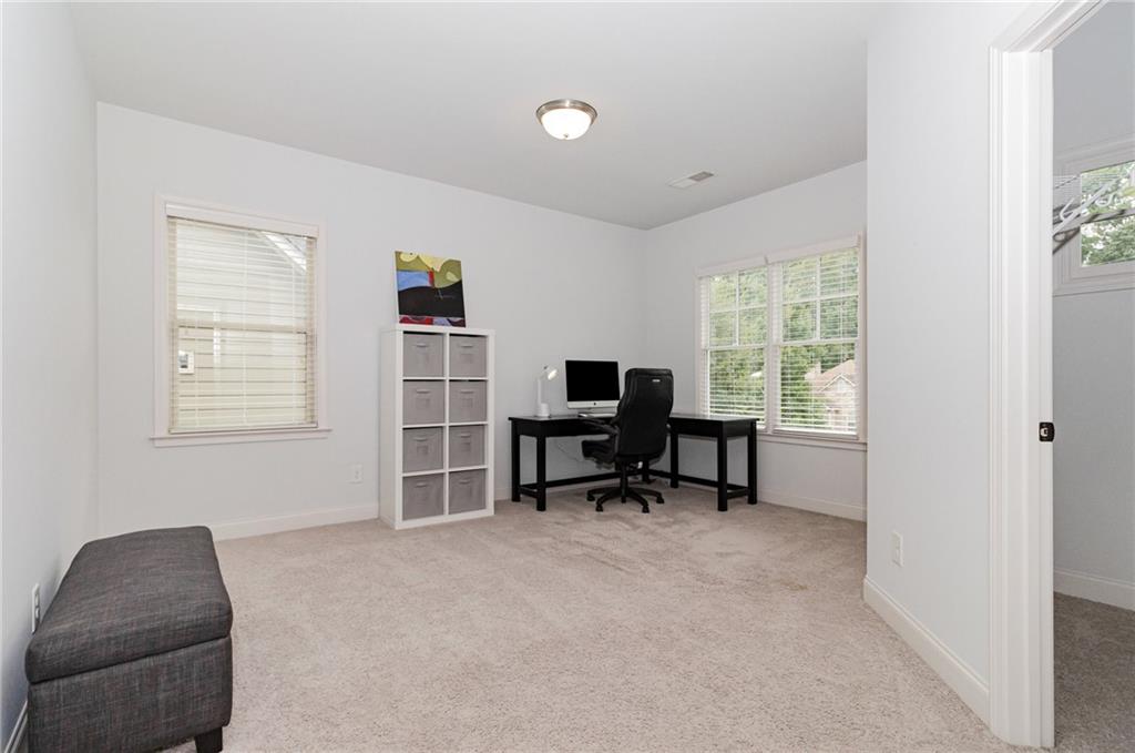 1065 Devine Circle NE