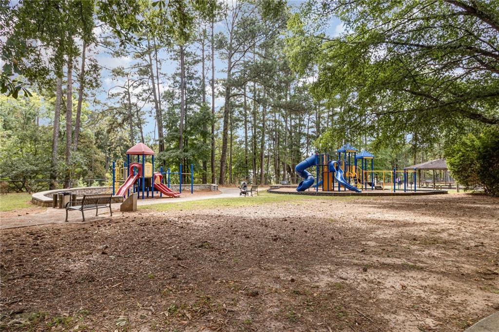 1065 Devine Circle NE