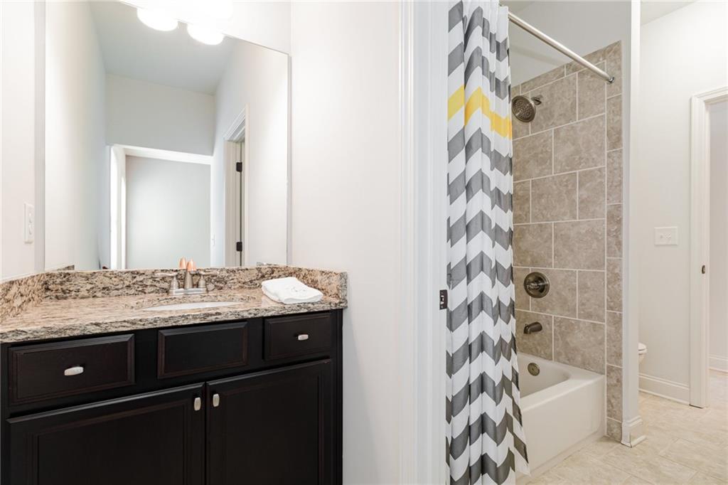 1065 Devine Circle NE