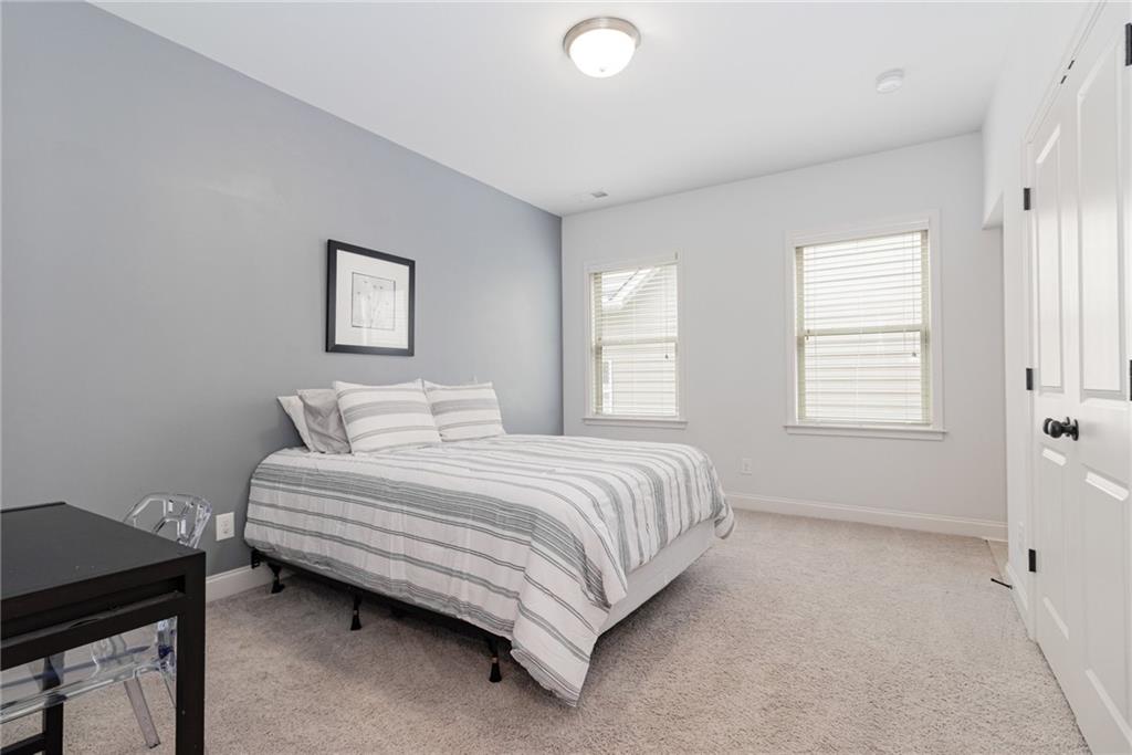 1065 Devine Circle NE