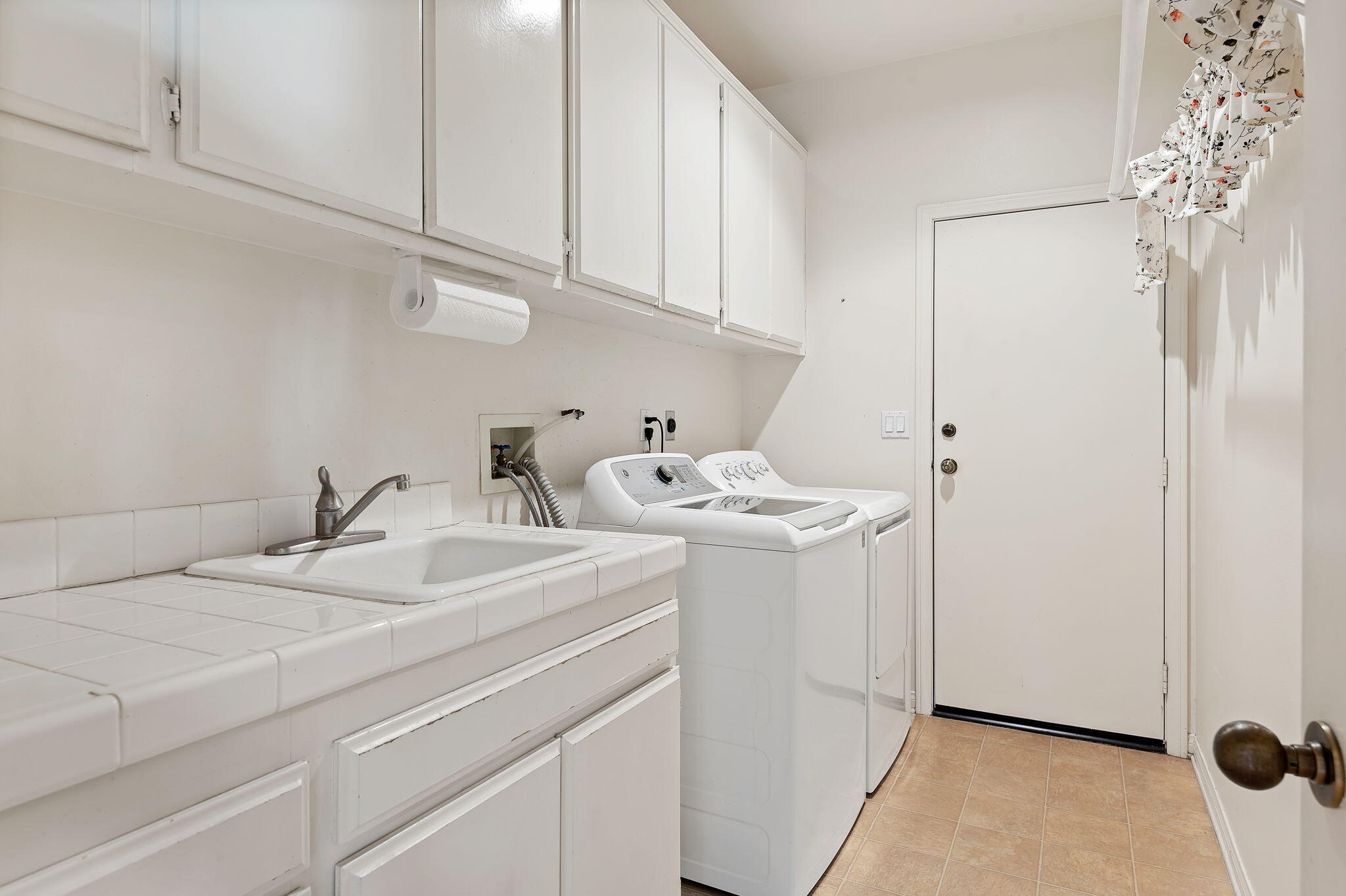 48 San Bernardino Avenue