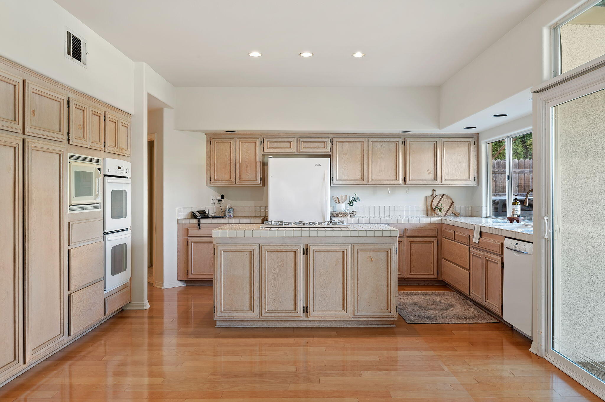 48 San Bernardino Avenue