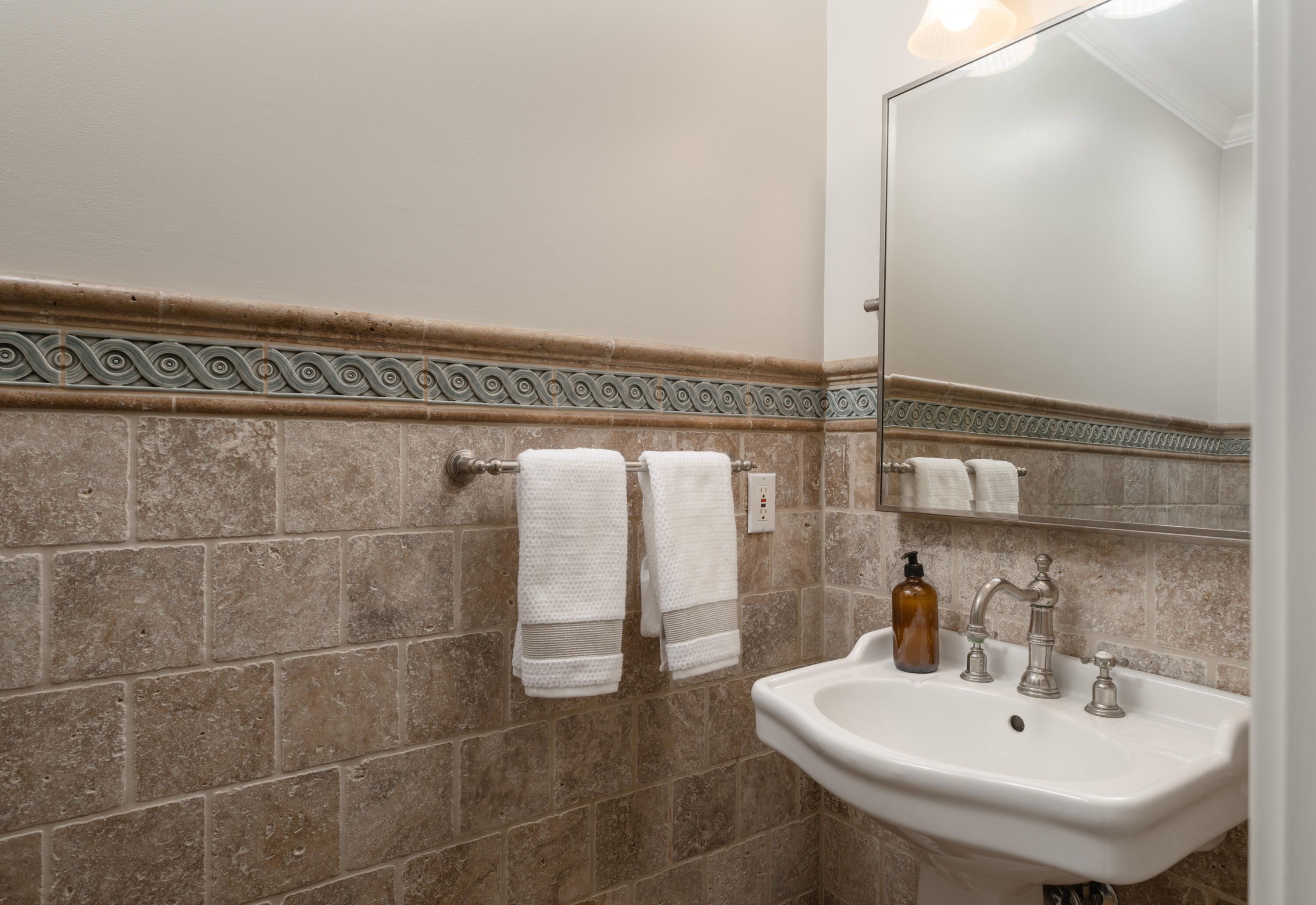 3400 Los Pinos Drive