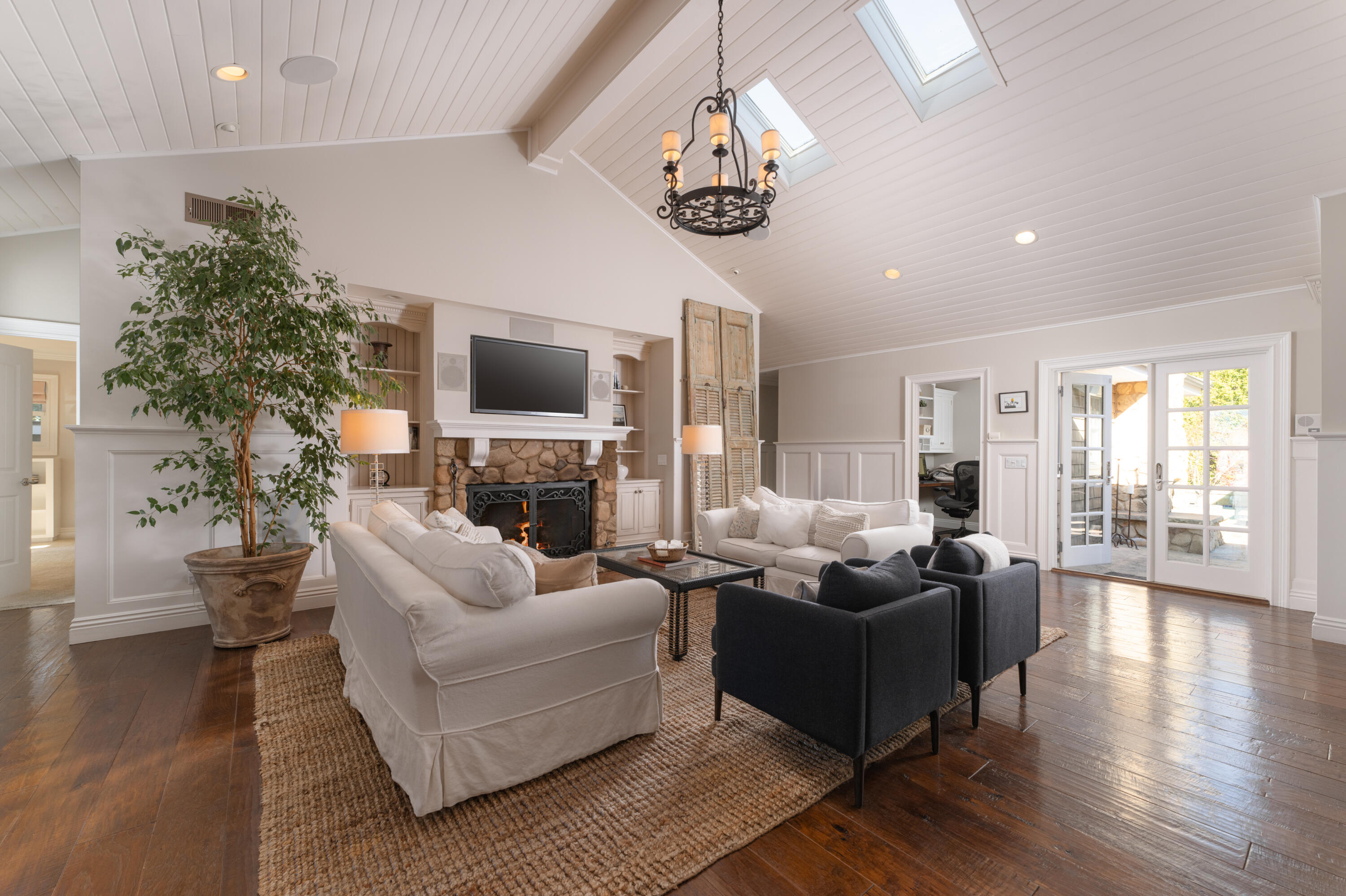 3400 Los Pinos Drive