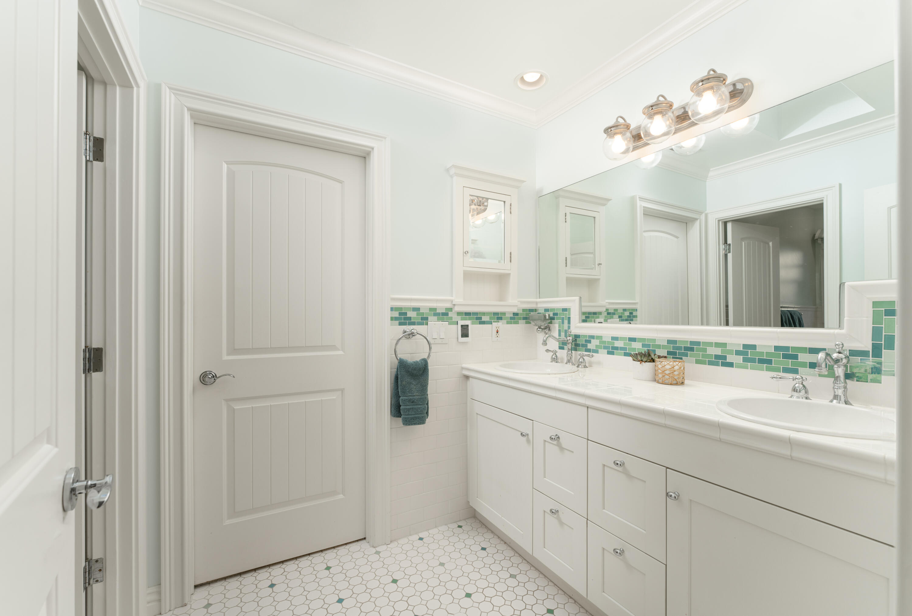 3400 Los Pinos Drive