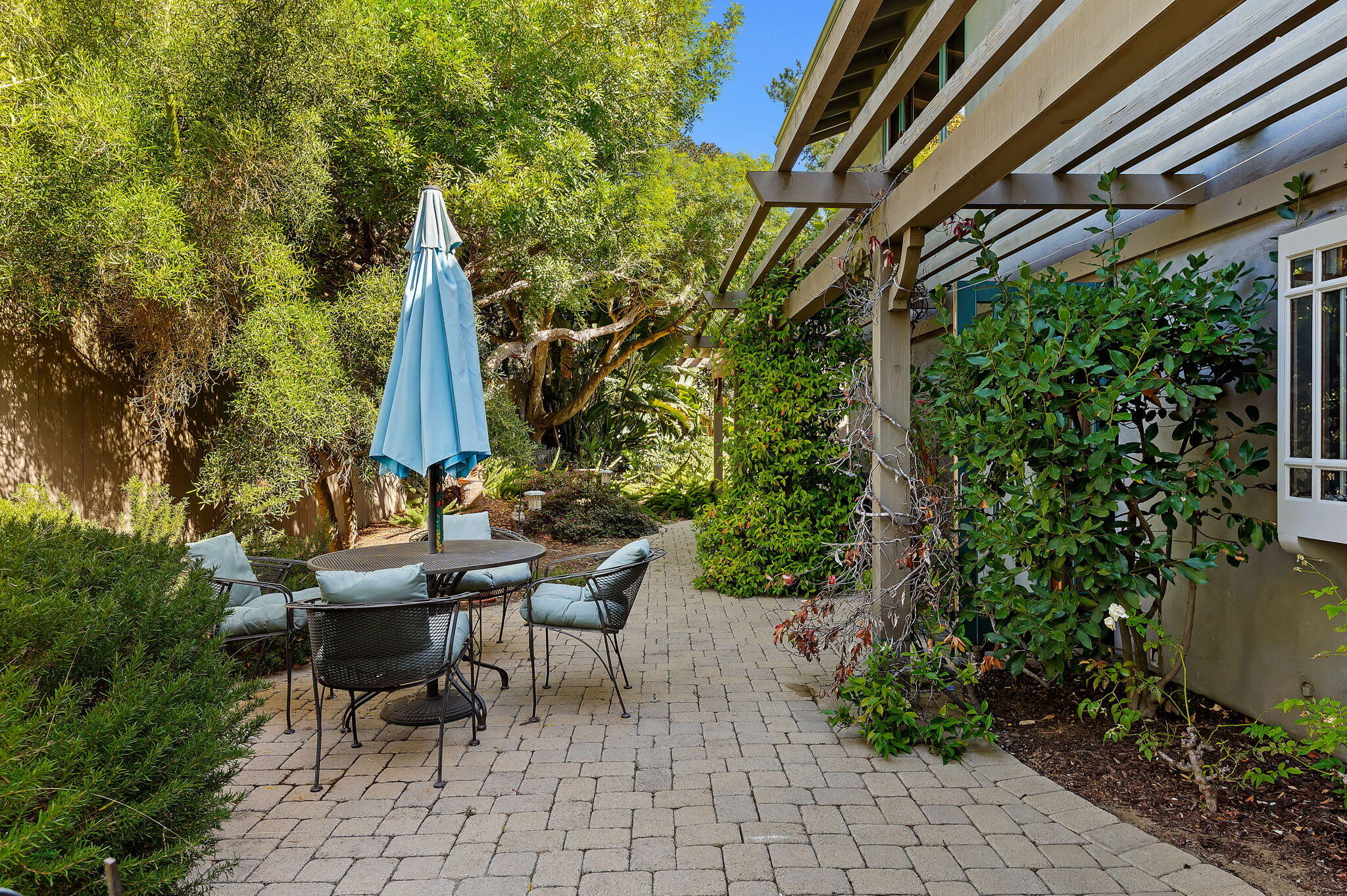 1211 Plaza Del Monte