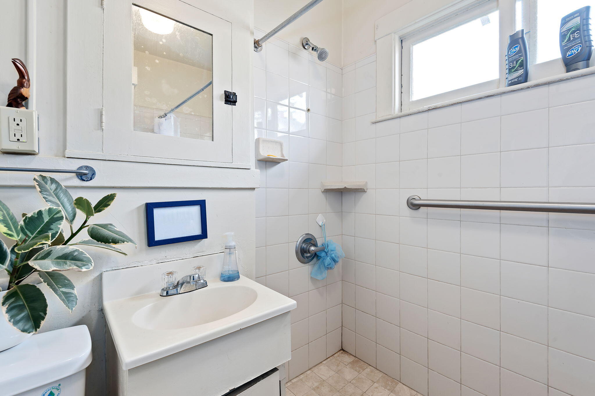 228 E Figueroa Street