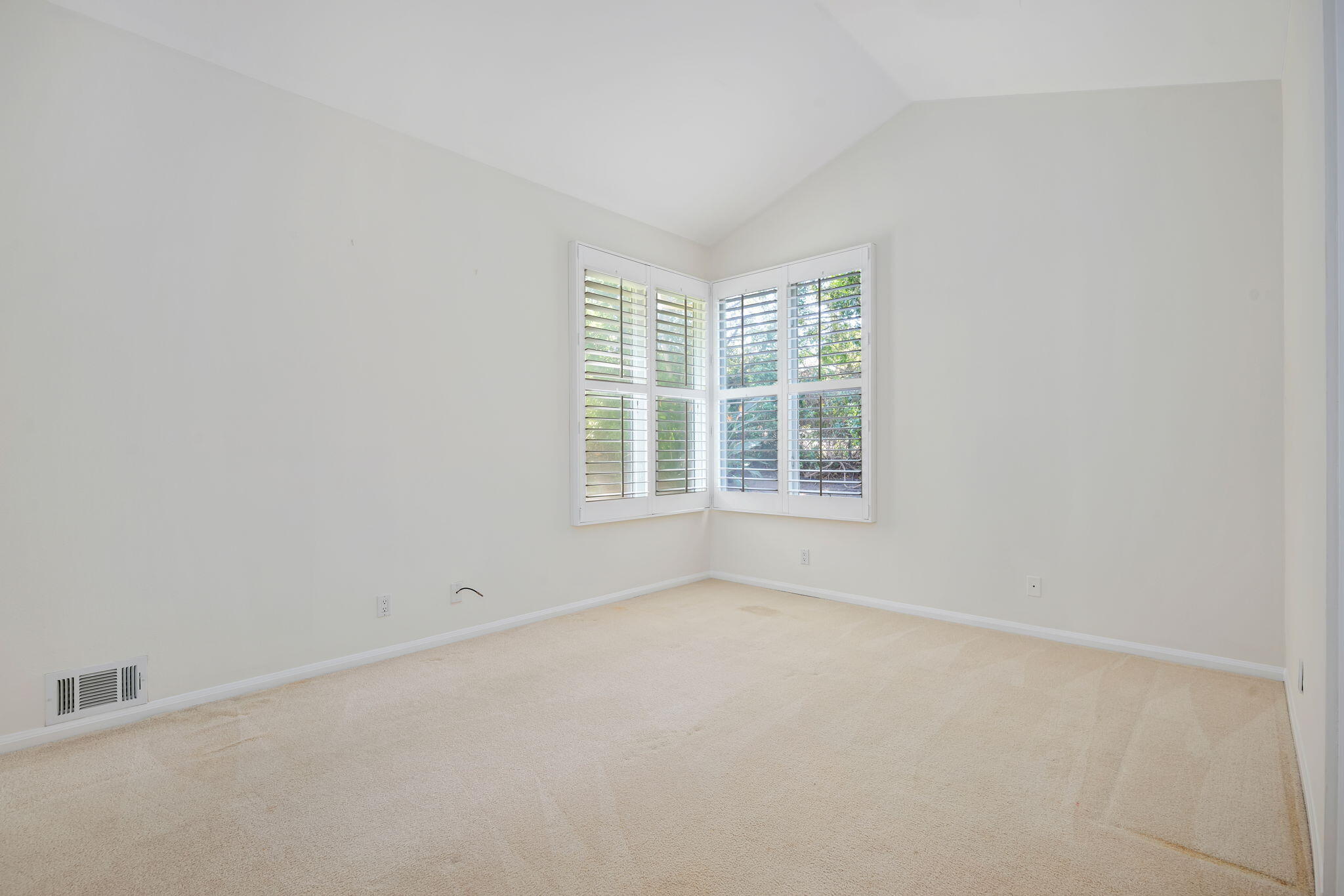 1080 Diamond Crest Court