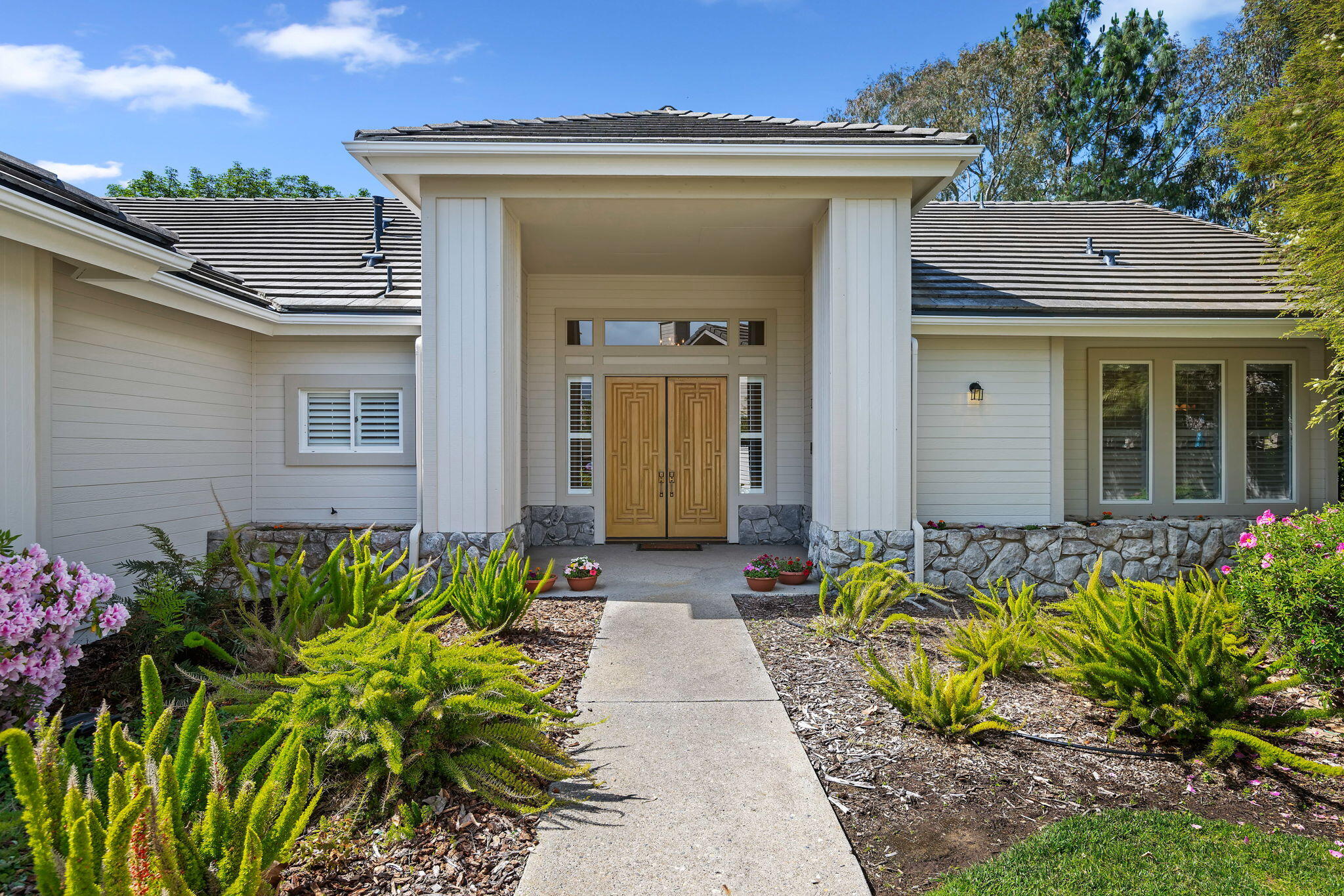 1080 Diamond Crest Court