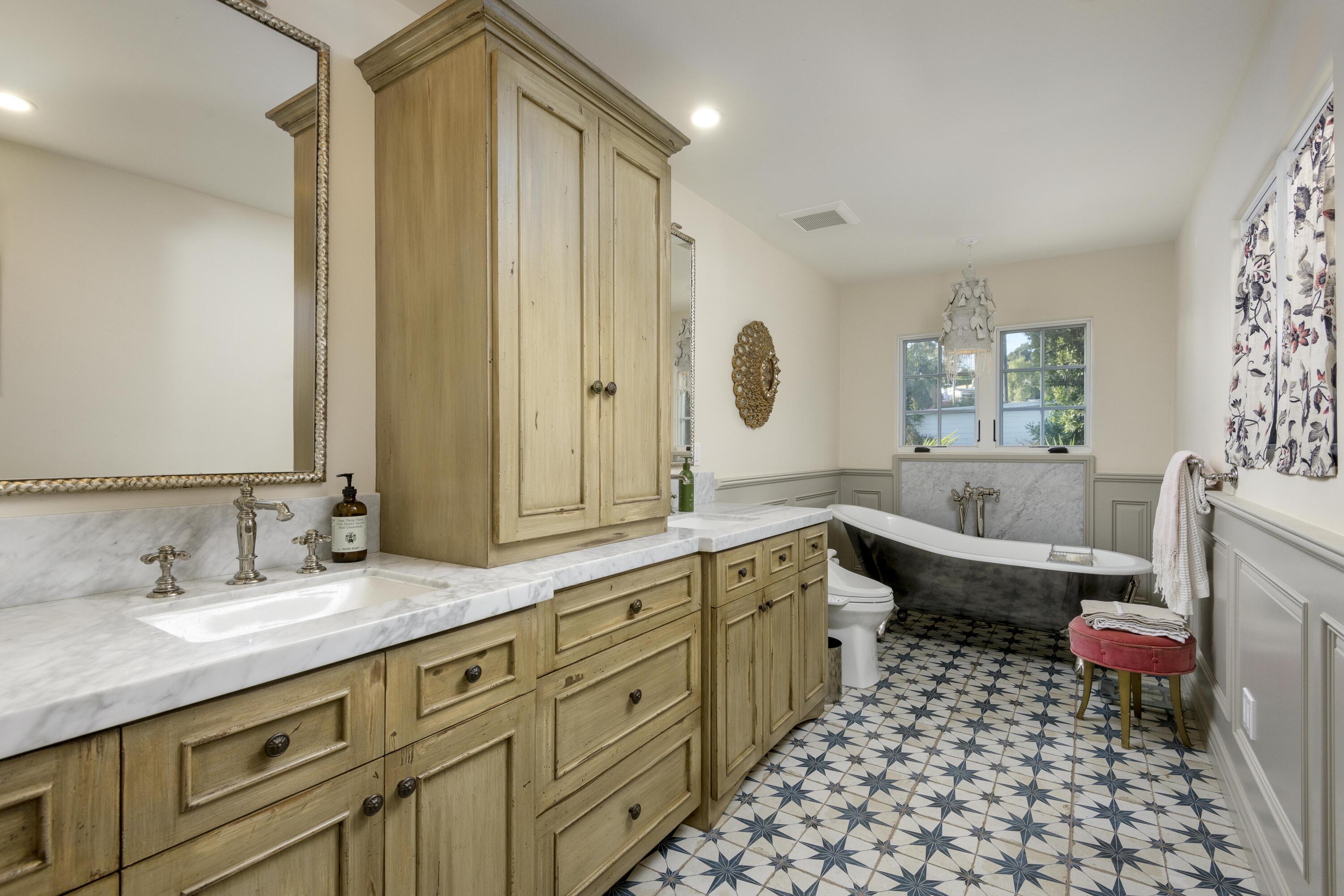 1318 Alta Vista Road