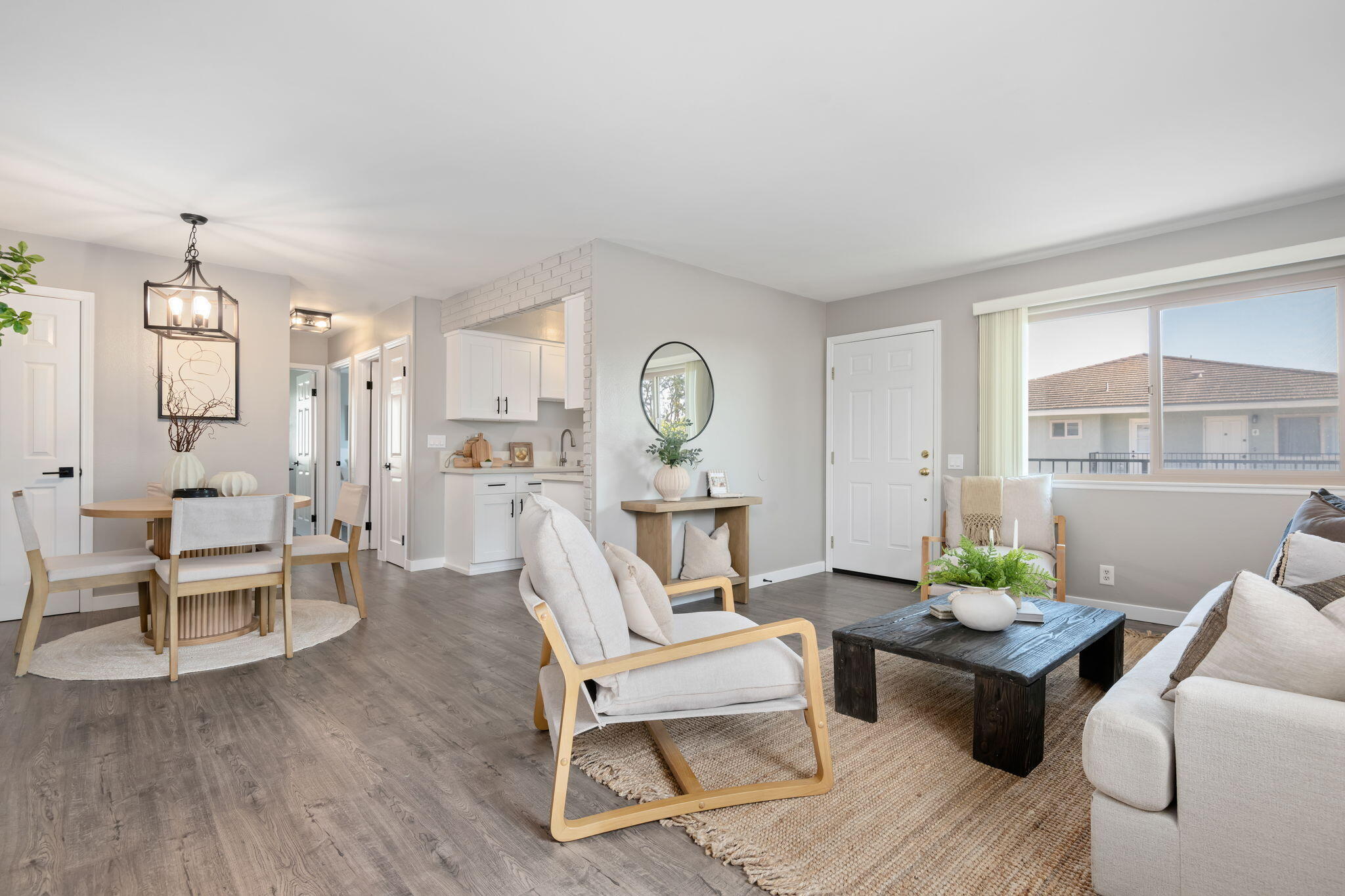 5915 Birch Street, 4