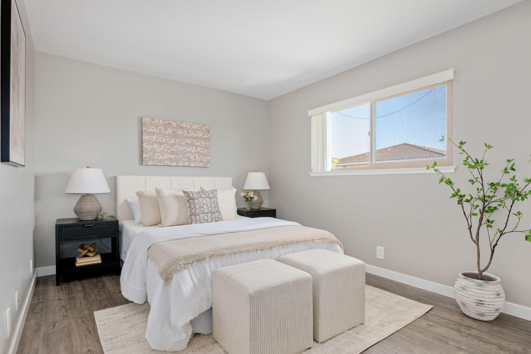 5915 Birch Street, 4