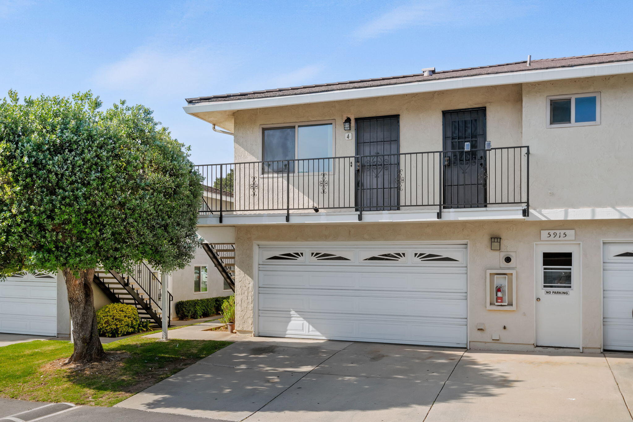 5915 Birch Street, 4