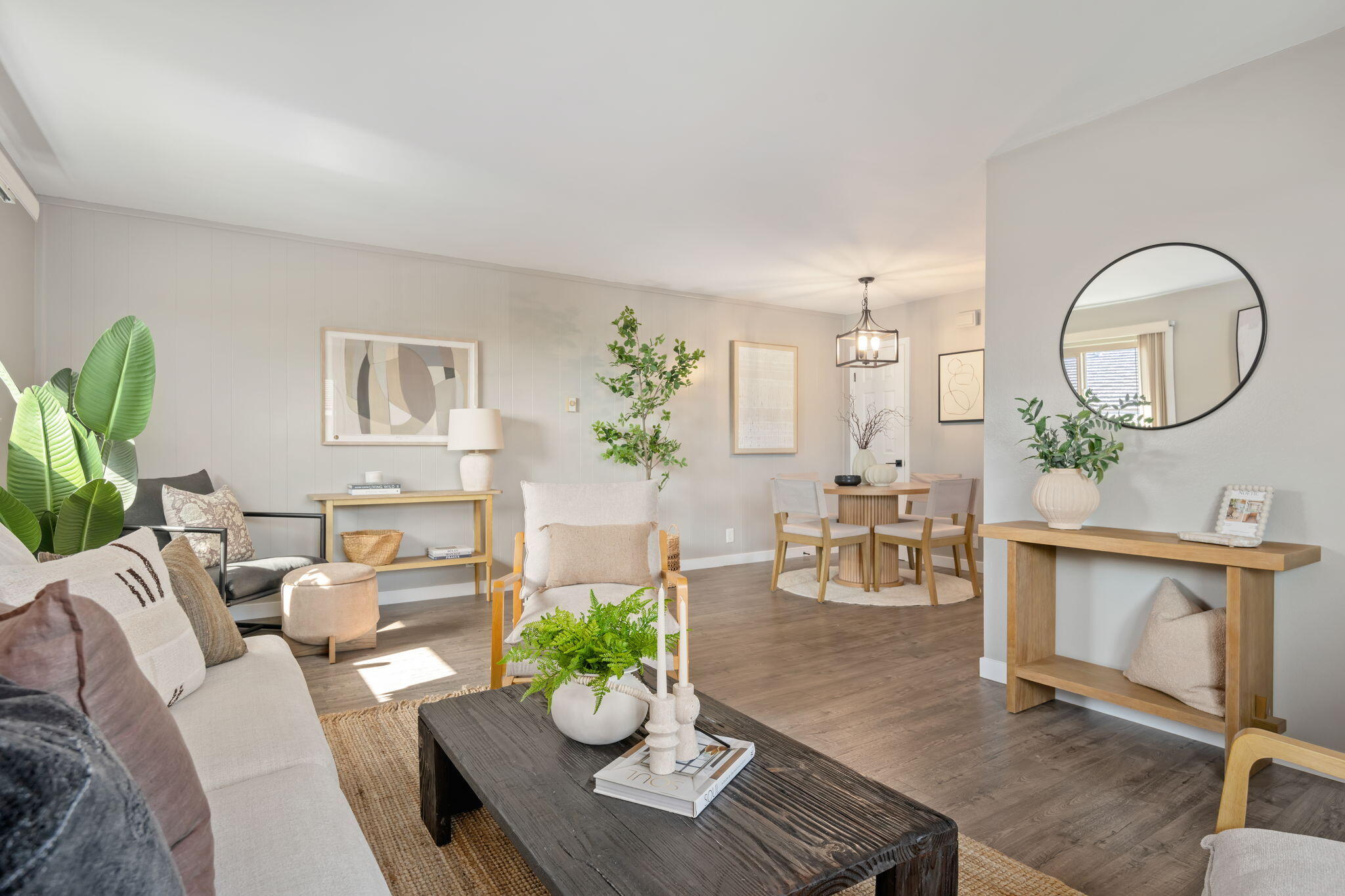 5915 Birch Street, 4