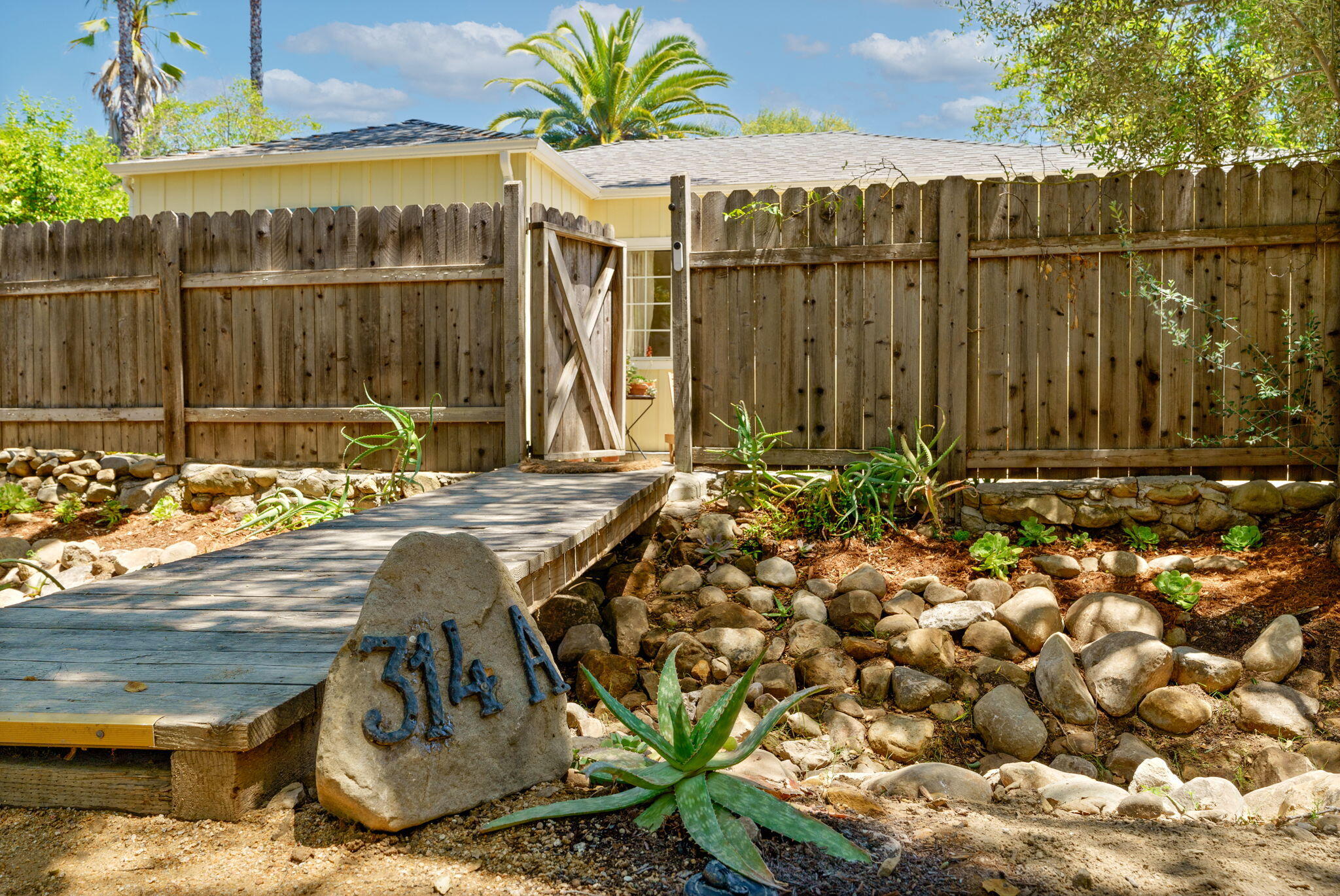 314 W Aliso Street, A