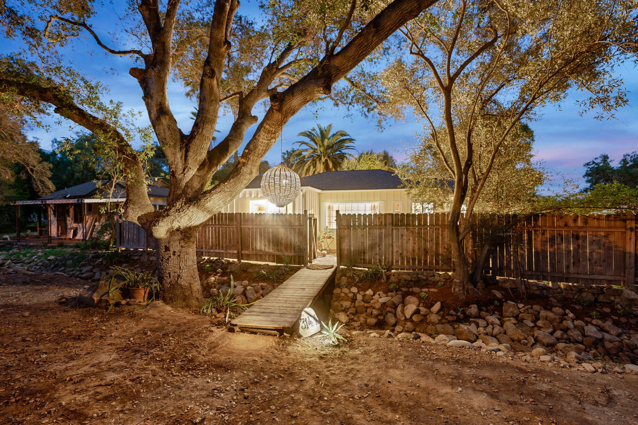 314 W Aliso Street, A