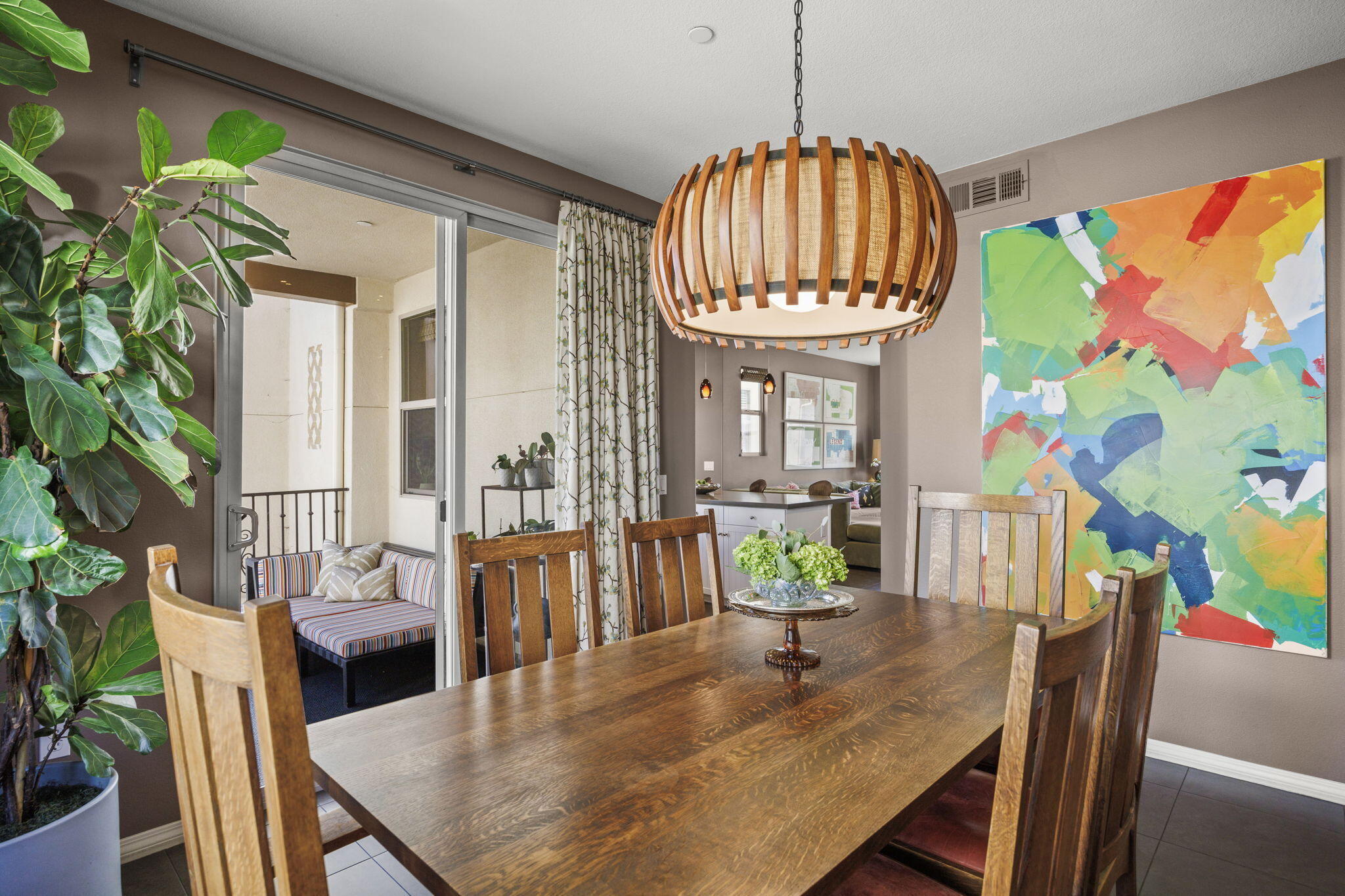 569 E Montecito Street