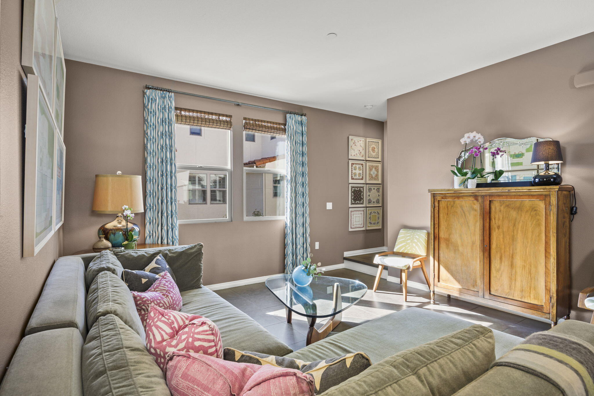 569 E Montecito Street