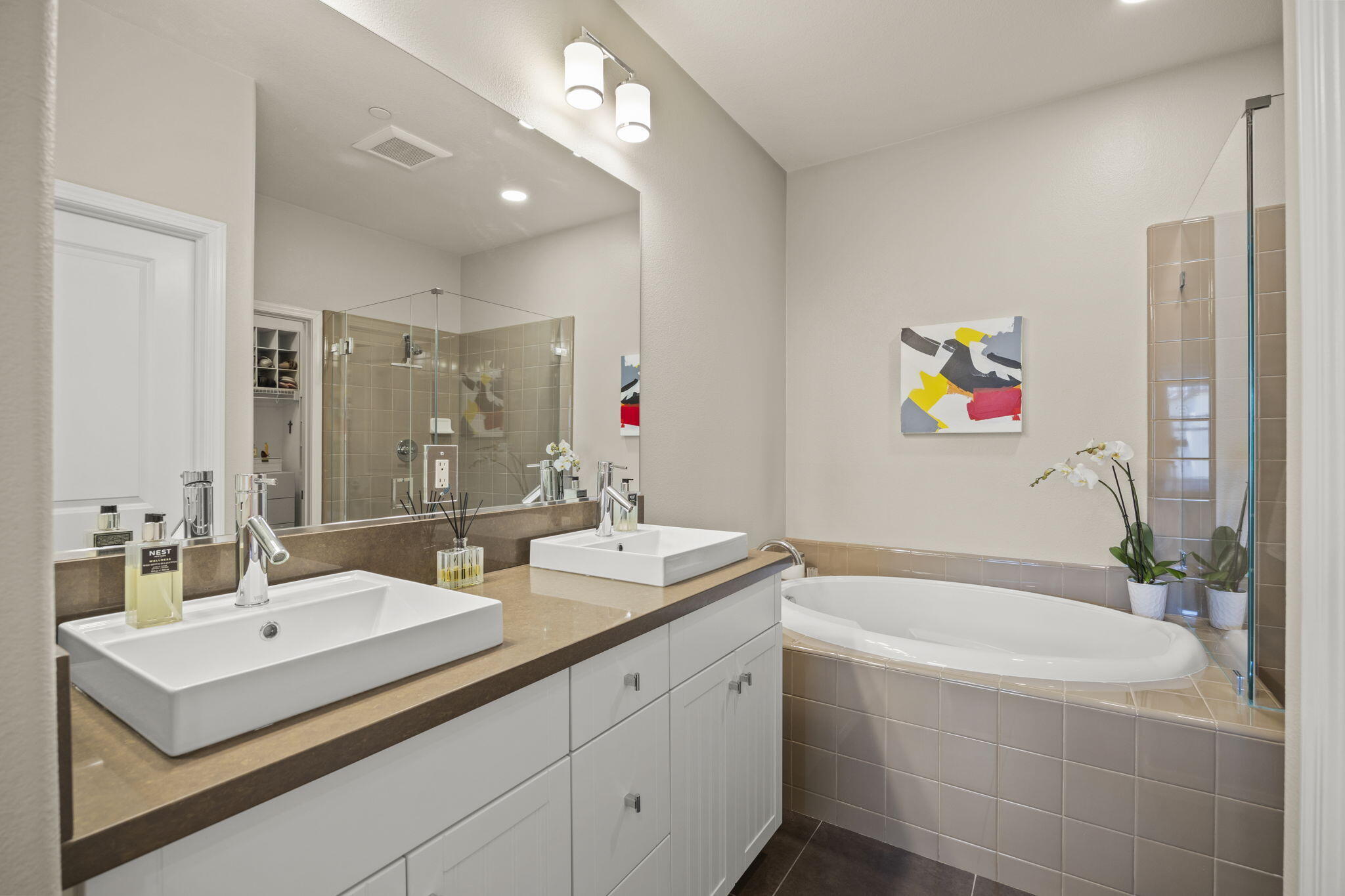 569 E Montecito Street