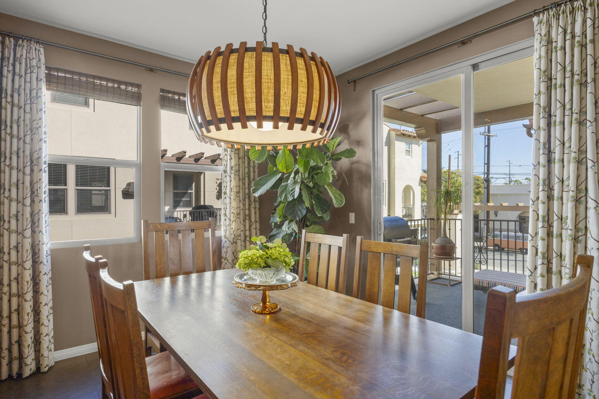 569 E Montecito Street