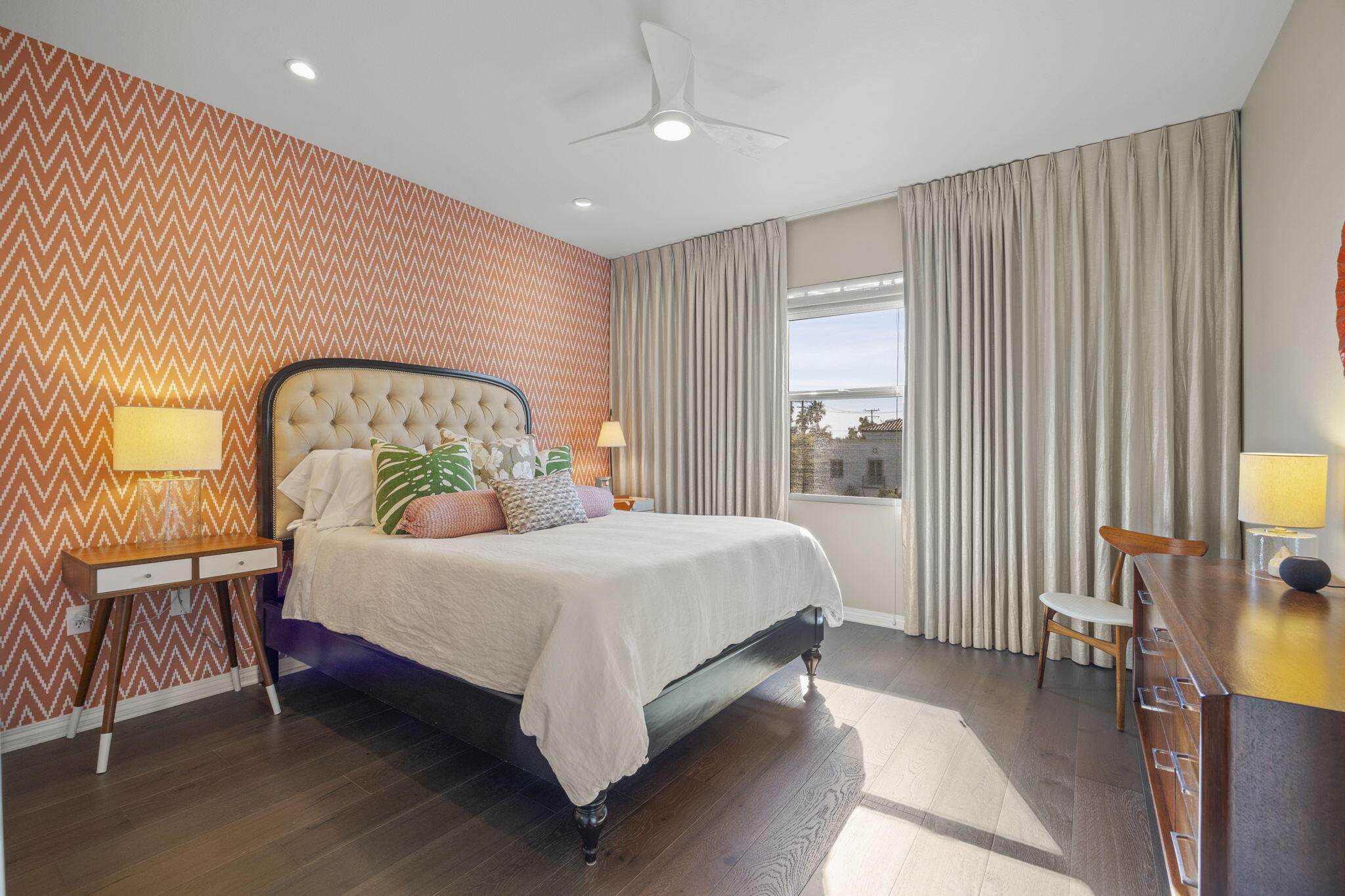 569 E Montecito Street