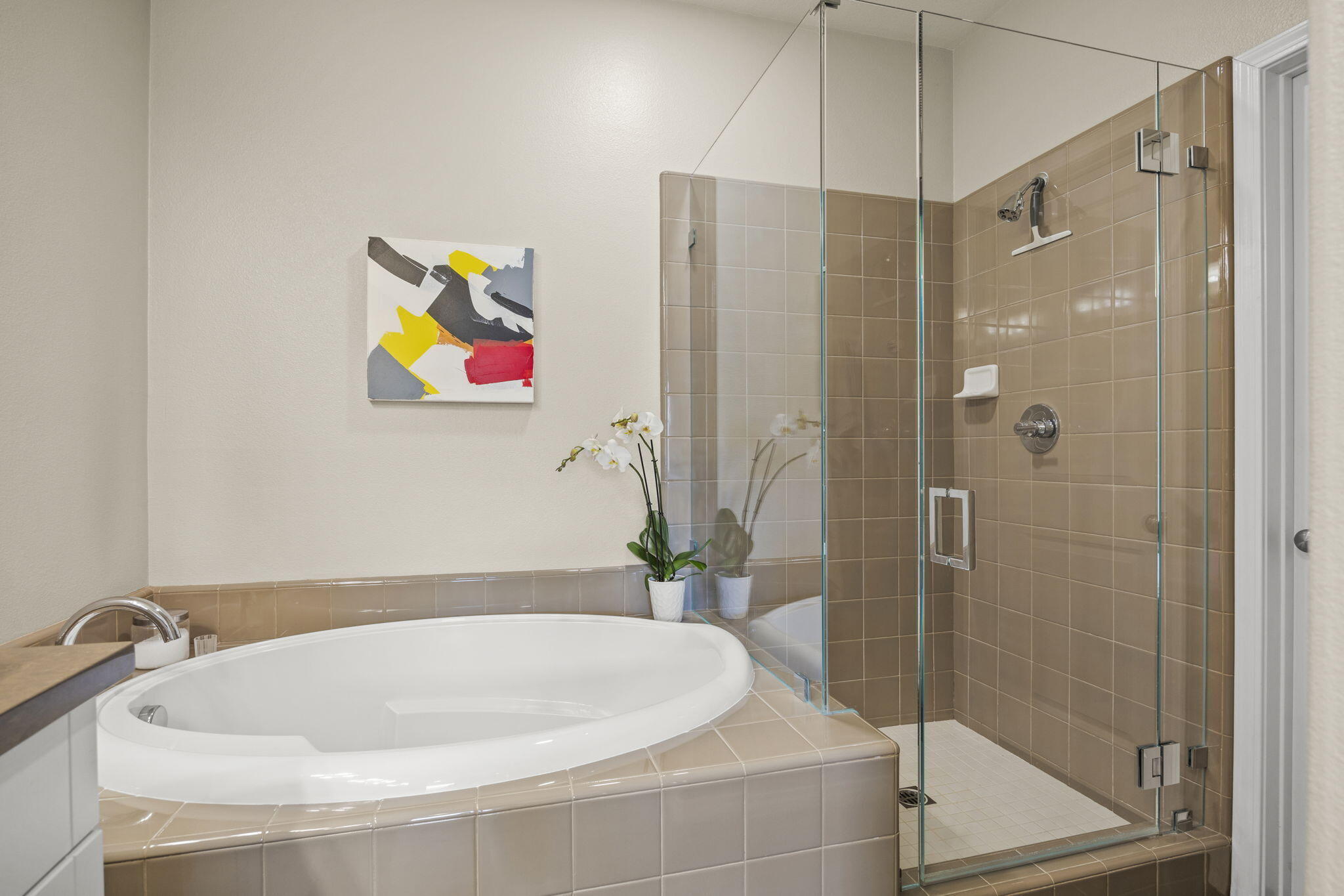 569 E Montecito Street