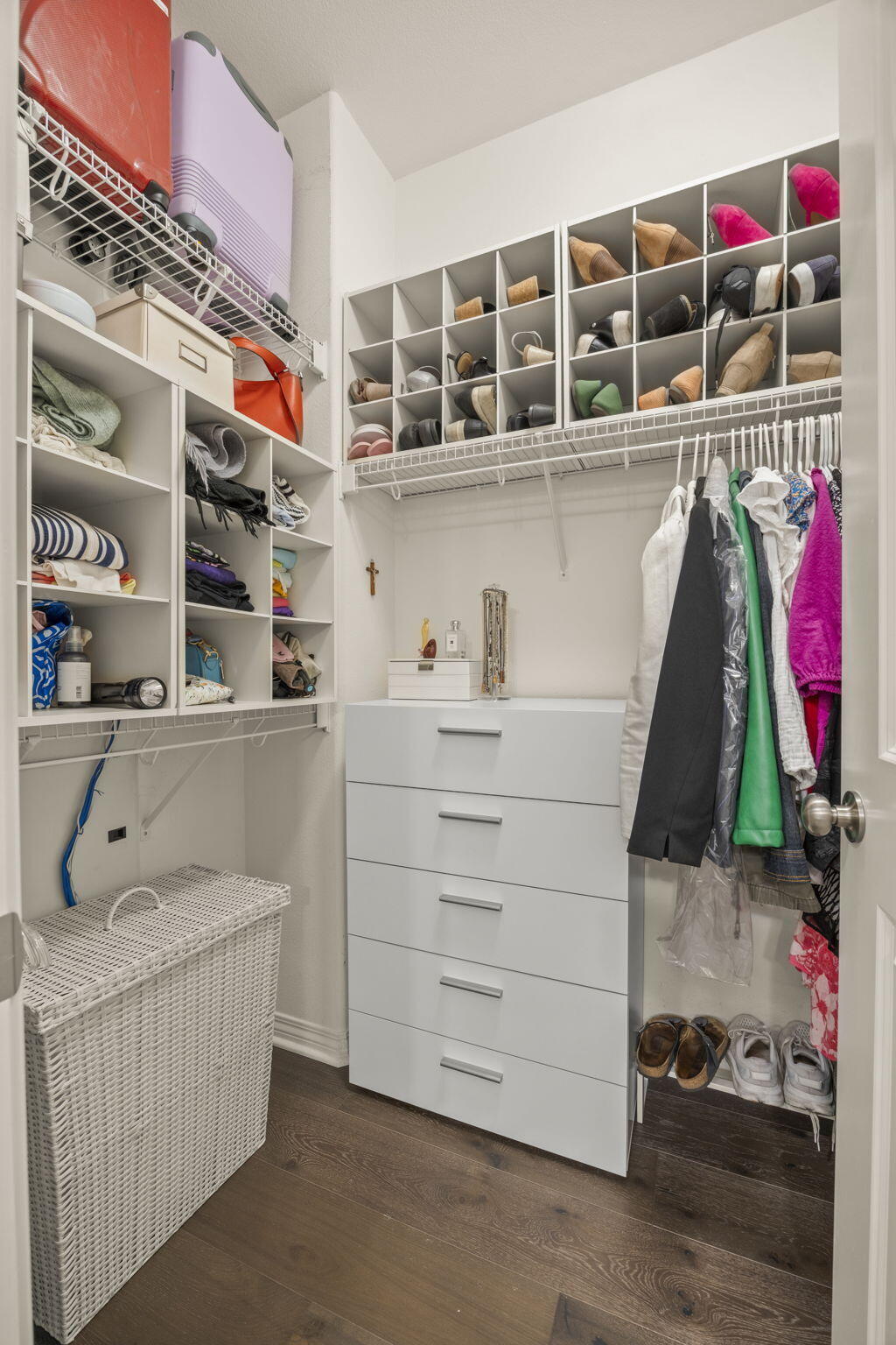 569 E Montecito Street