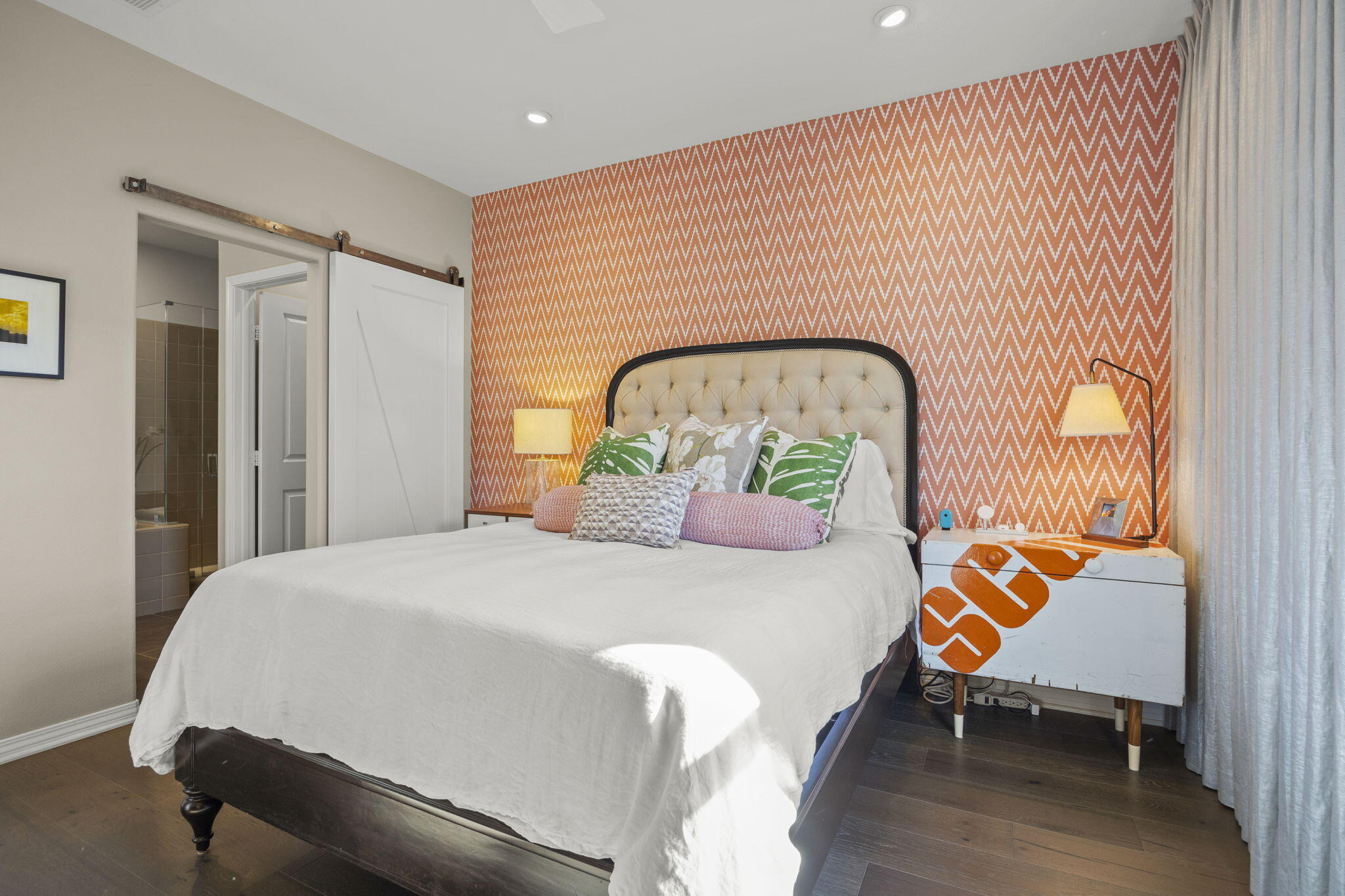 569 E Montecito Street